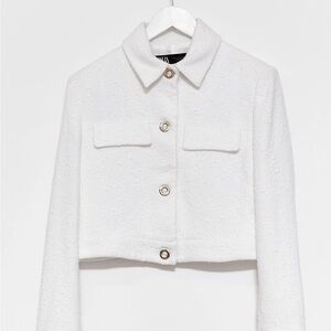 Womens Zara White Boucle Cropped Jacket size XS
Elegant White Women's Jacket
